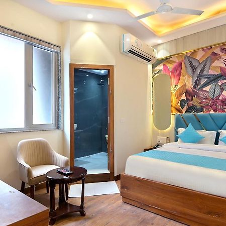 Hotel Saina International New Delhi Buitenkant foto