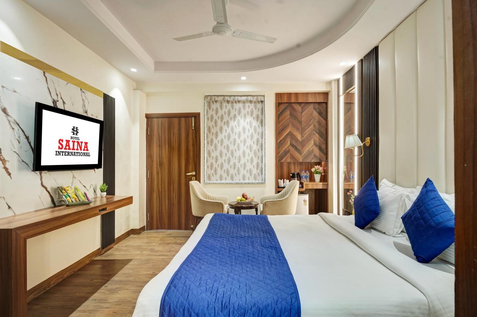 Hotel Saina International New Delhi Buitenkant foto